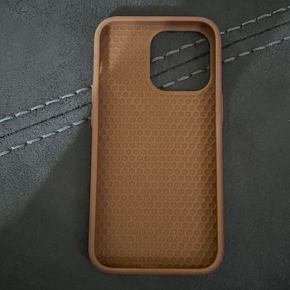 iPhone 13 Pro brown leather MagSafe wallet case - Picture 4 of 6